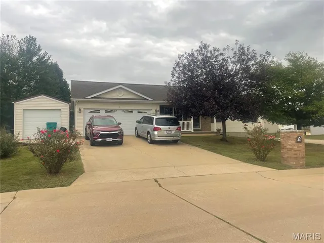 $275,000 | 3 Iron Hill Court, St. Clair, MO 63077