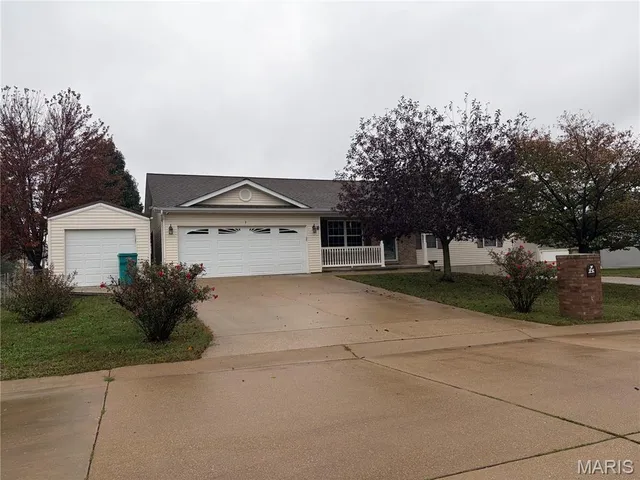 $275,000 | 3 Iron Hill Court, St. Clair, MO 63077