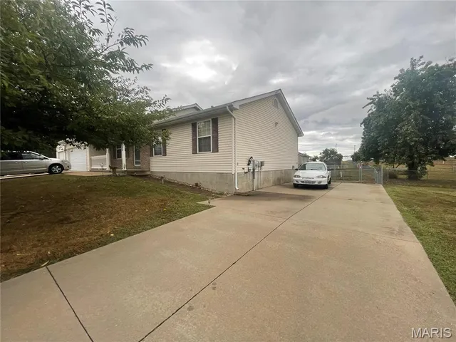 $275,000 | 3 Iron Hill Court, St. Clair, MO 63077