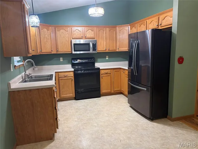 $275,000 | 3 Iron Hill Court, St. Clair, MO 63077