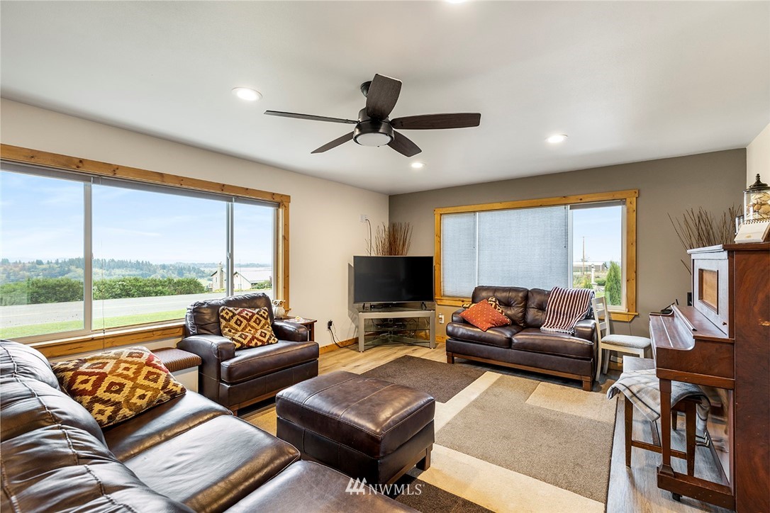 257 Burnt Ridge Road Onalaska, WA 98570 - Photo 4 of 33 Gallery Image 4