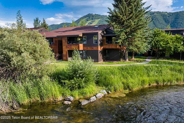 $1,145,000 | 355 West Deloney Avenue, Unit E6, Jackson, WY 83001