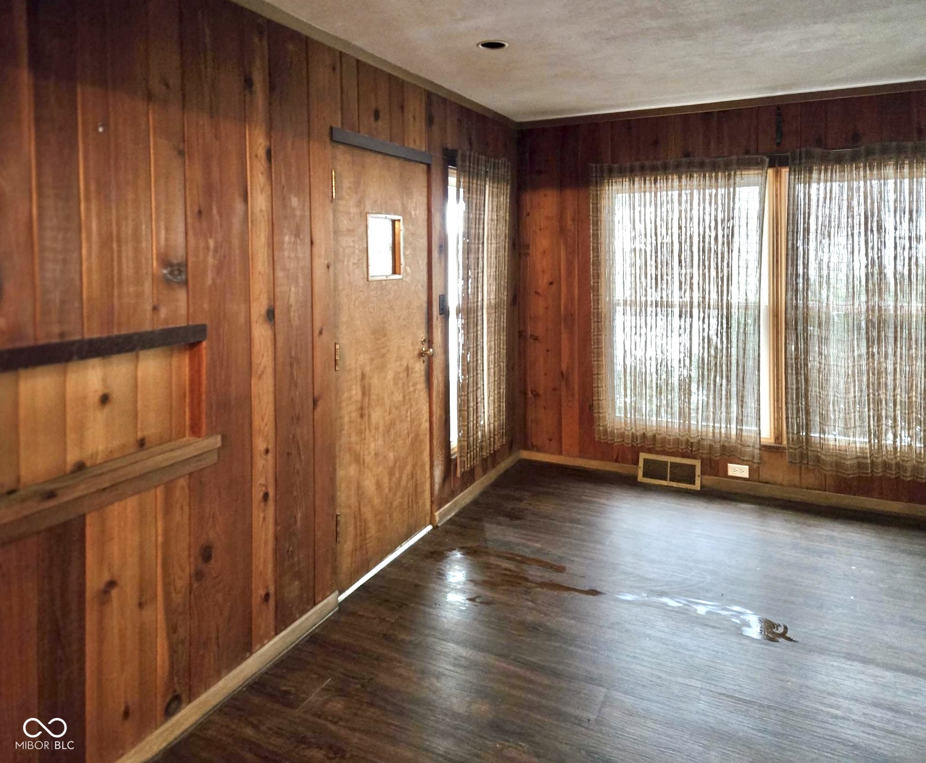 2640 38th Street Highland, IN 46322 - Photo 6 of 27