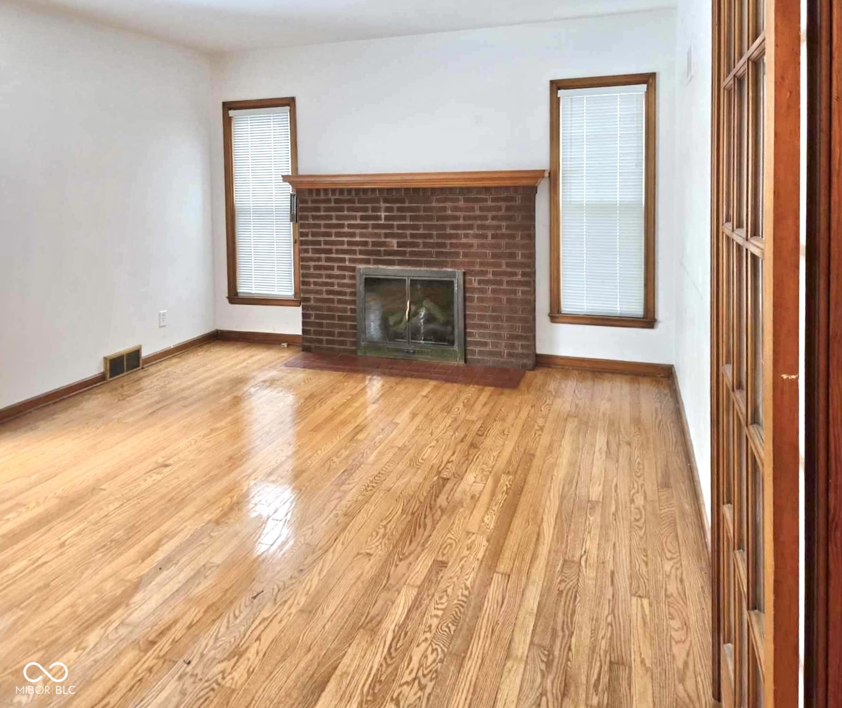 2640 38th Street Highland, IN 46322 - Photo 9 of 27