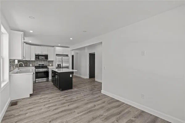 $2,500 | 29 Stansbury Street, Unit 2, Providence, RI 02908