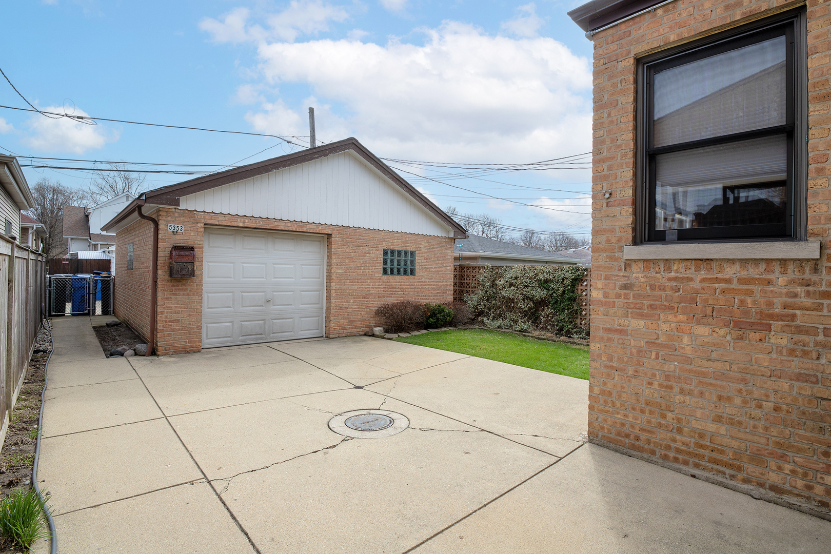 5353 North Nottingham Avenue Chicago, IL 60656 - Photo 20 of 20 a backyard of a house with lots of green space
