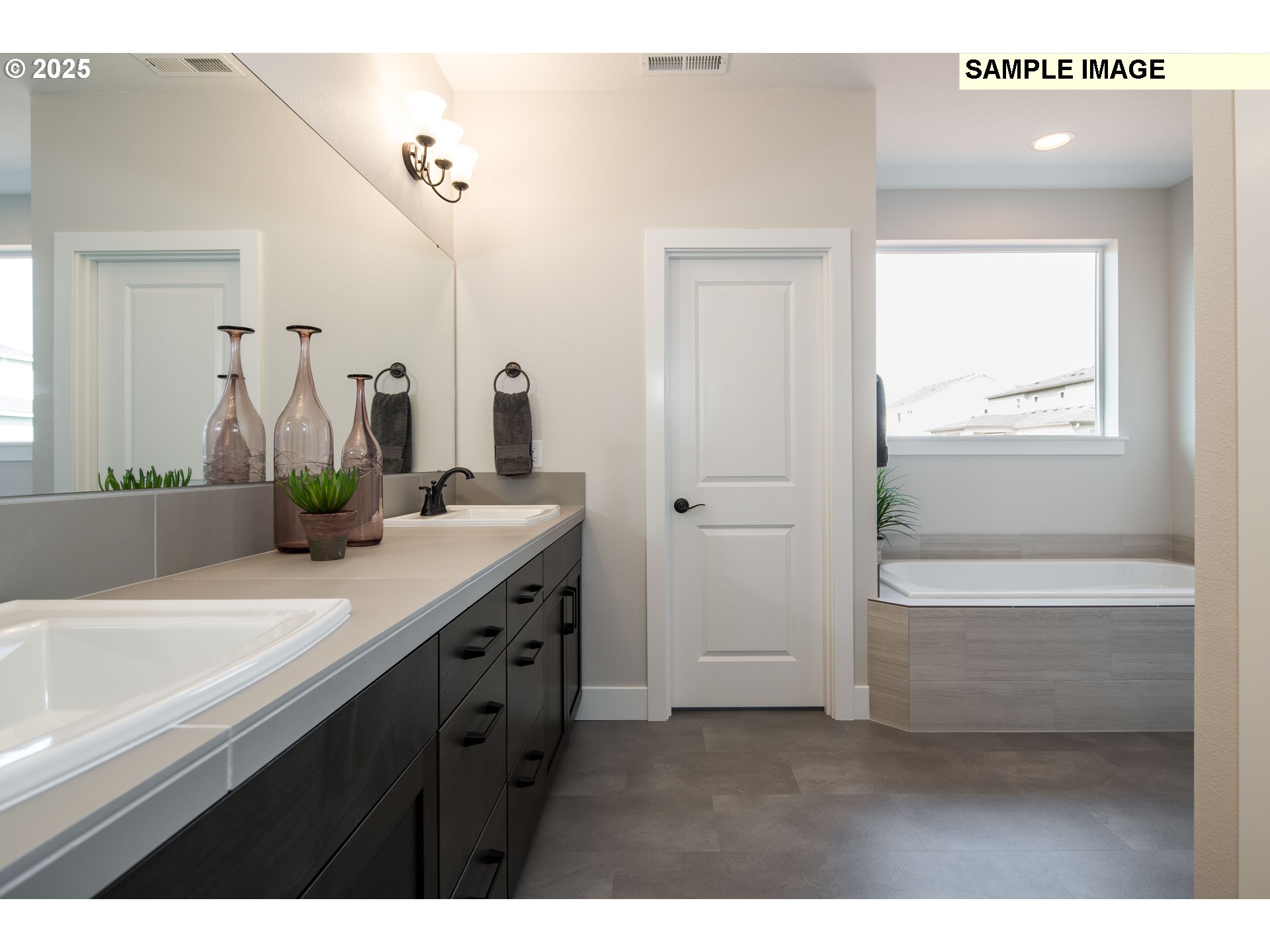 4200 North 12th Way Ridgefield, WA 98642 - Photo 12 of 15 En Suite Bathroom