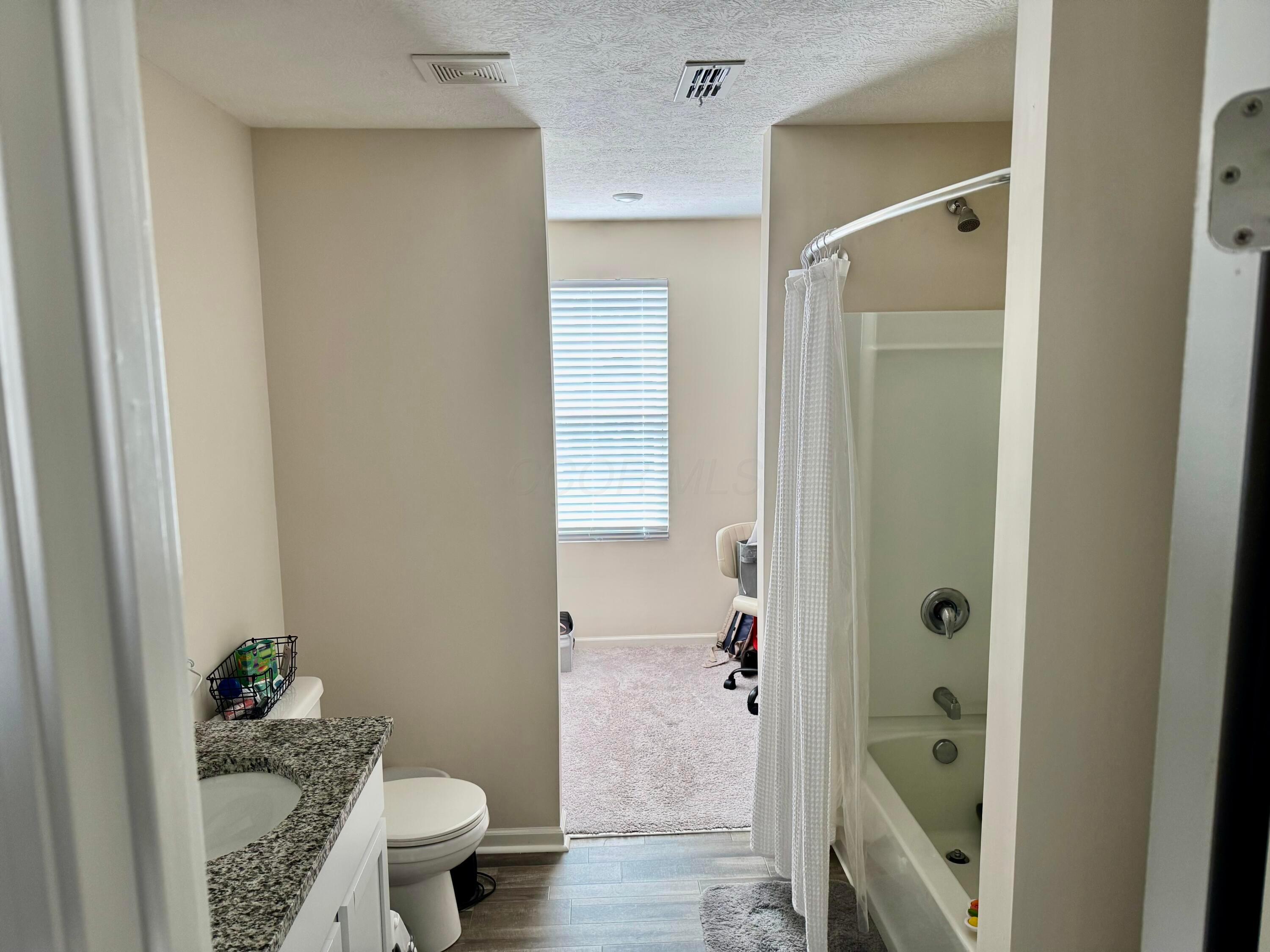 1902 Erika Drive Springfield, OH 45503 - Photo 11 of 17 Full bath #1