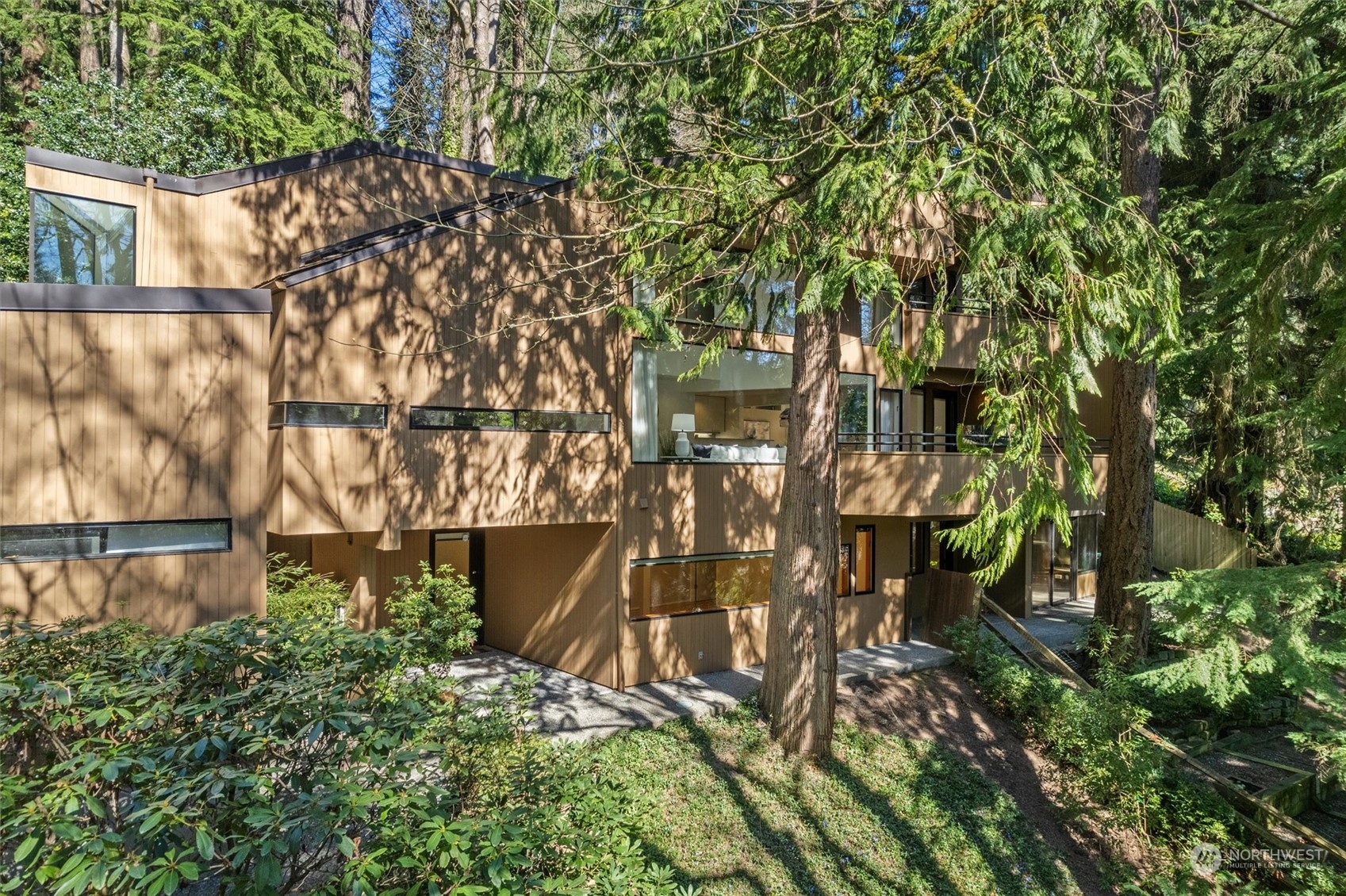 3 Lindley Road Mercer Island, WA 98040 - Photo 1 of 37 a picture of street view