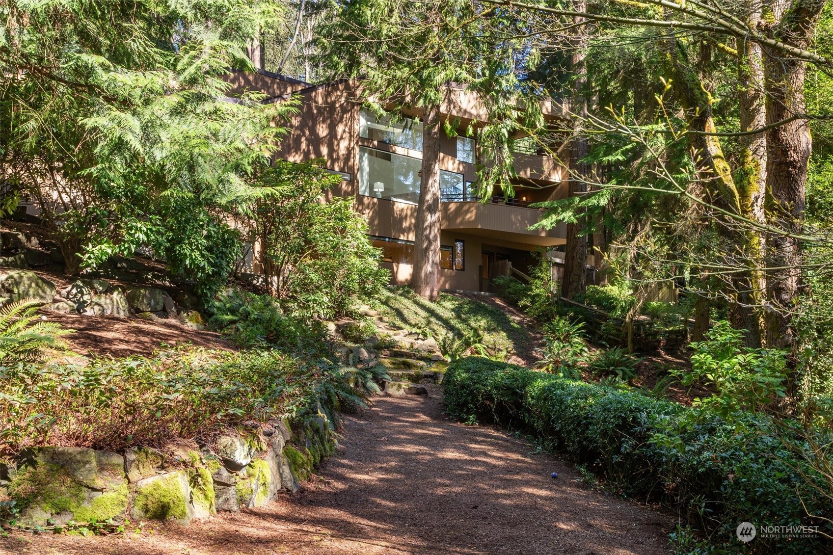 3 Lindley Road Mercer Island, WA 98040 - Photo 32 of 37 a view of a pathway with a tree