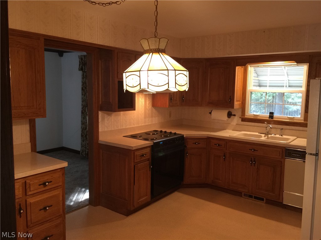15430 Howe Road Strongsville, OH 44136 - Photo 2 of 20