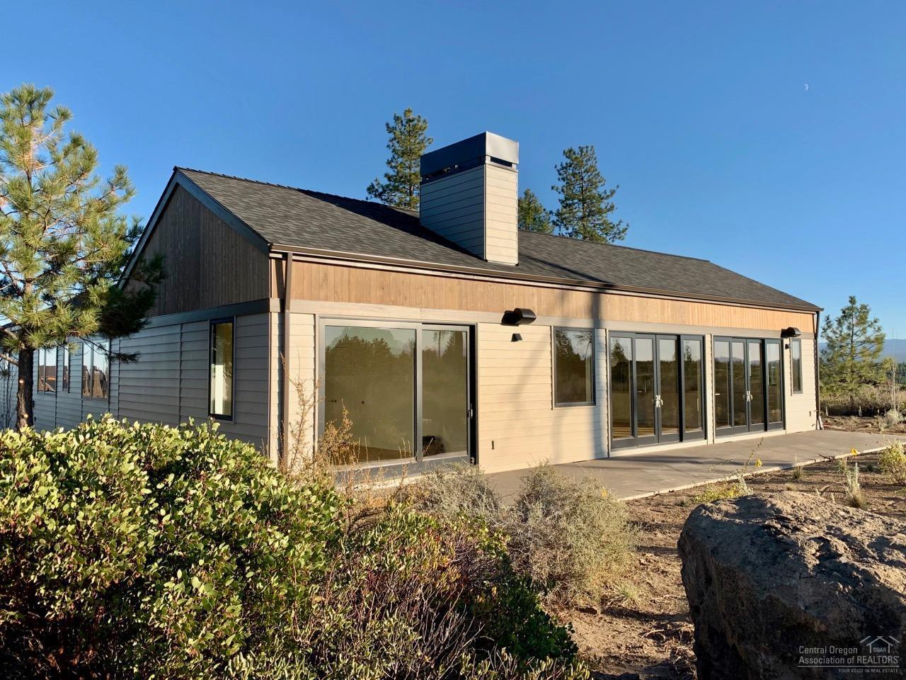 19129 Gateway Loop Bend, OR 97702 - Photo 17 of 22 Photo of similar home