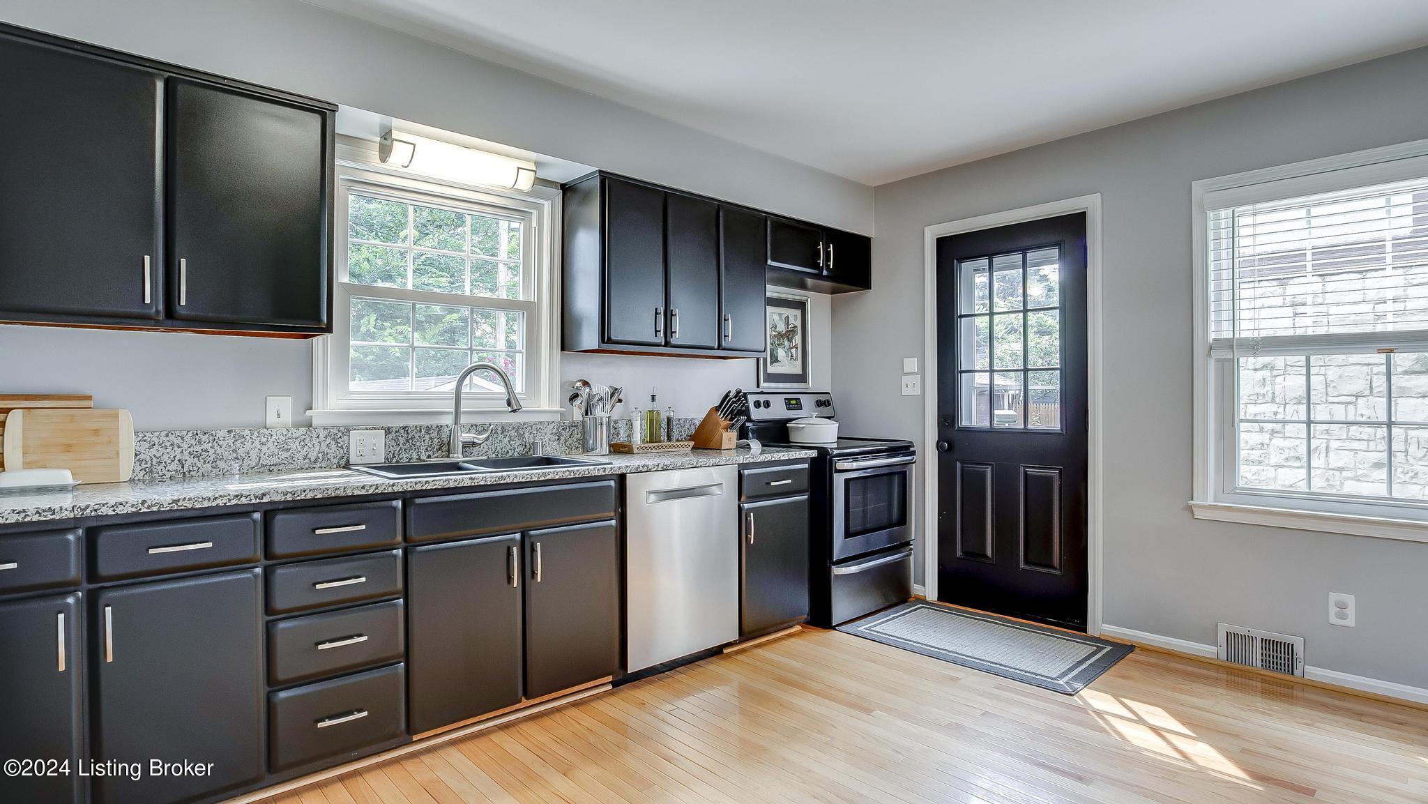 2303 Meadow Road Louisville, KY 40205 - Photo 17 of 57 2303_MeadowRd_40205_0521_