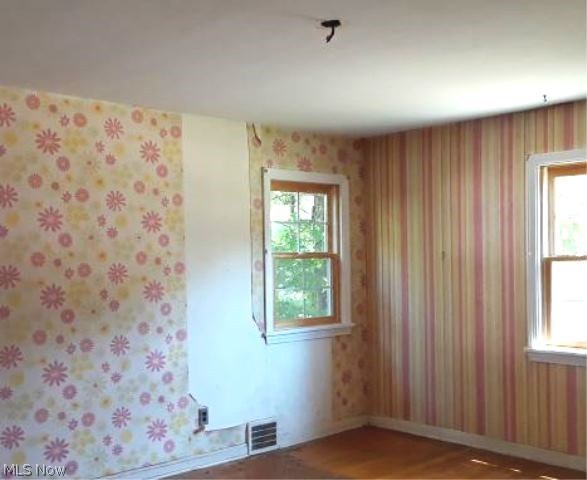16025 Glynn Road Cleveland, OH 44112 - Photo 10 of 15