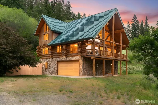 $899,000 | 9350 North Fork Road, Cashmere, WA 98815