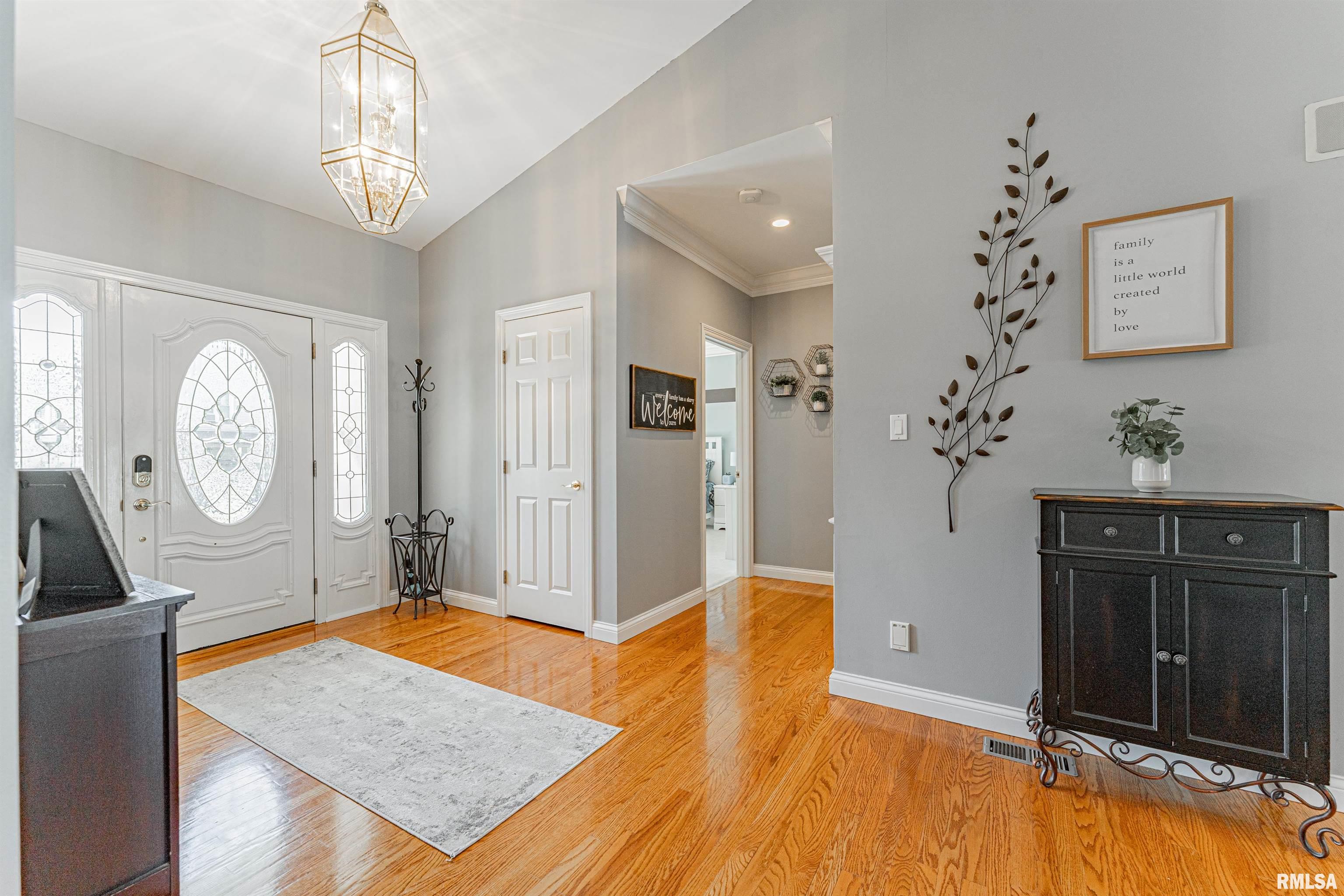 606 North Monroe Street Clinton, IL 61727 - Photo 7 of 50