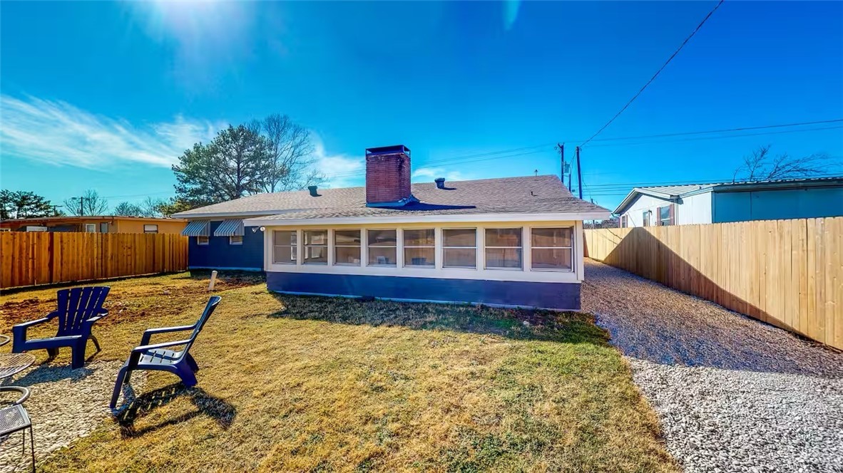 4736 Gholson Road Waco, TX 76705 - Photo 4 of 31