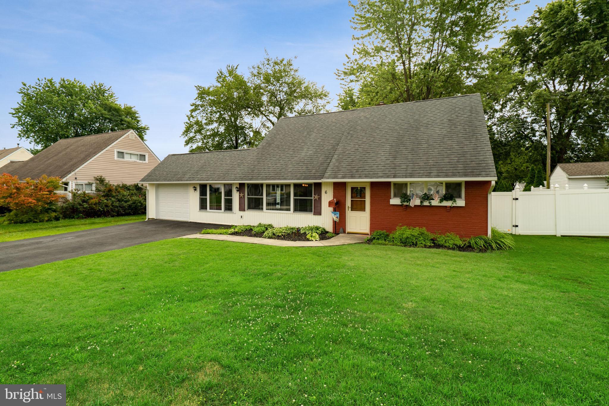6 Umber Road Levittown, PA 19056 - Photo 3 of 30 Gallery Image 3