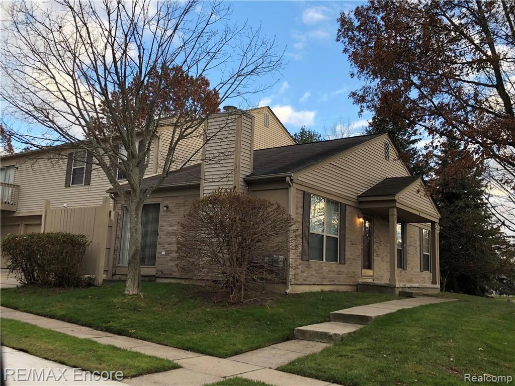 10 Pine Tree Ridge, Unit 1 Waterford, MI 48327 - Photo 12 of 12 12.jpg