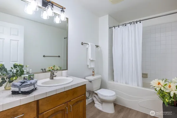 $320,000 | 3201 Pacific Avenue, Unit 907, Tacoma, WA 98418