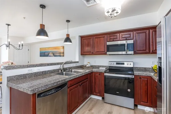 $320,000 | 3201 Pacific Avenue, Unit 907, Tacoma, WA 98418