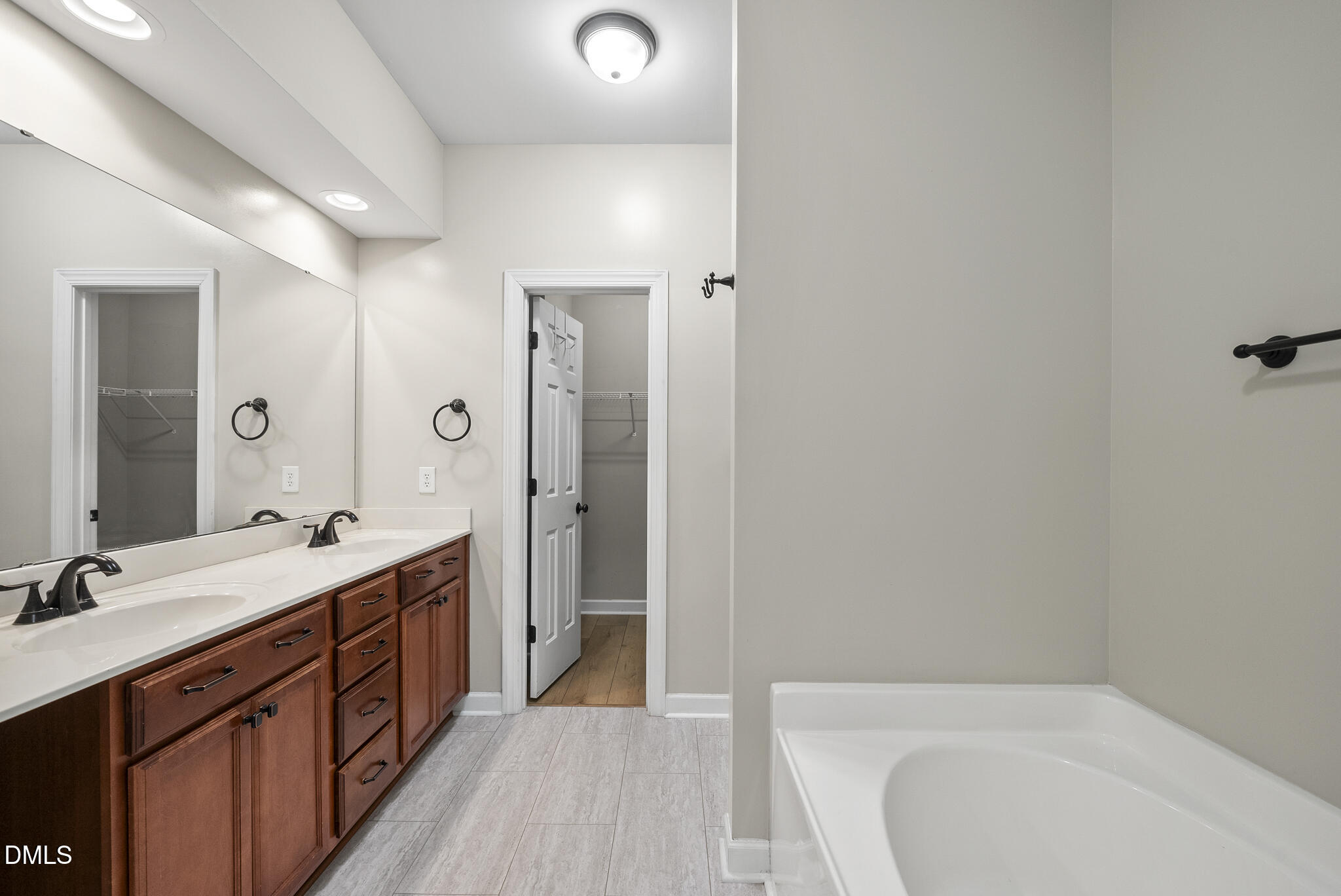 4806 Landover Arbor Place Raleigh, NC 27616 - Photo 25 of 40 DSC06385