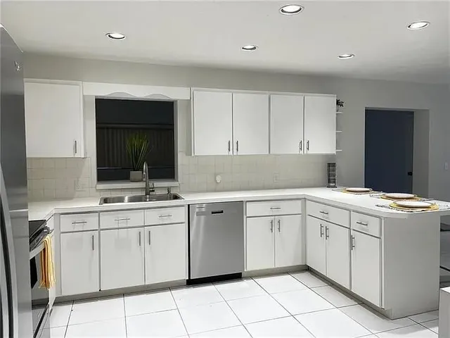 $3,300 | Undisclosed Address, Miami, FL 33157