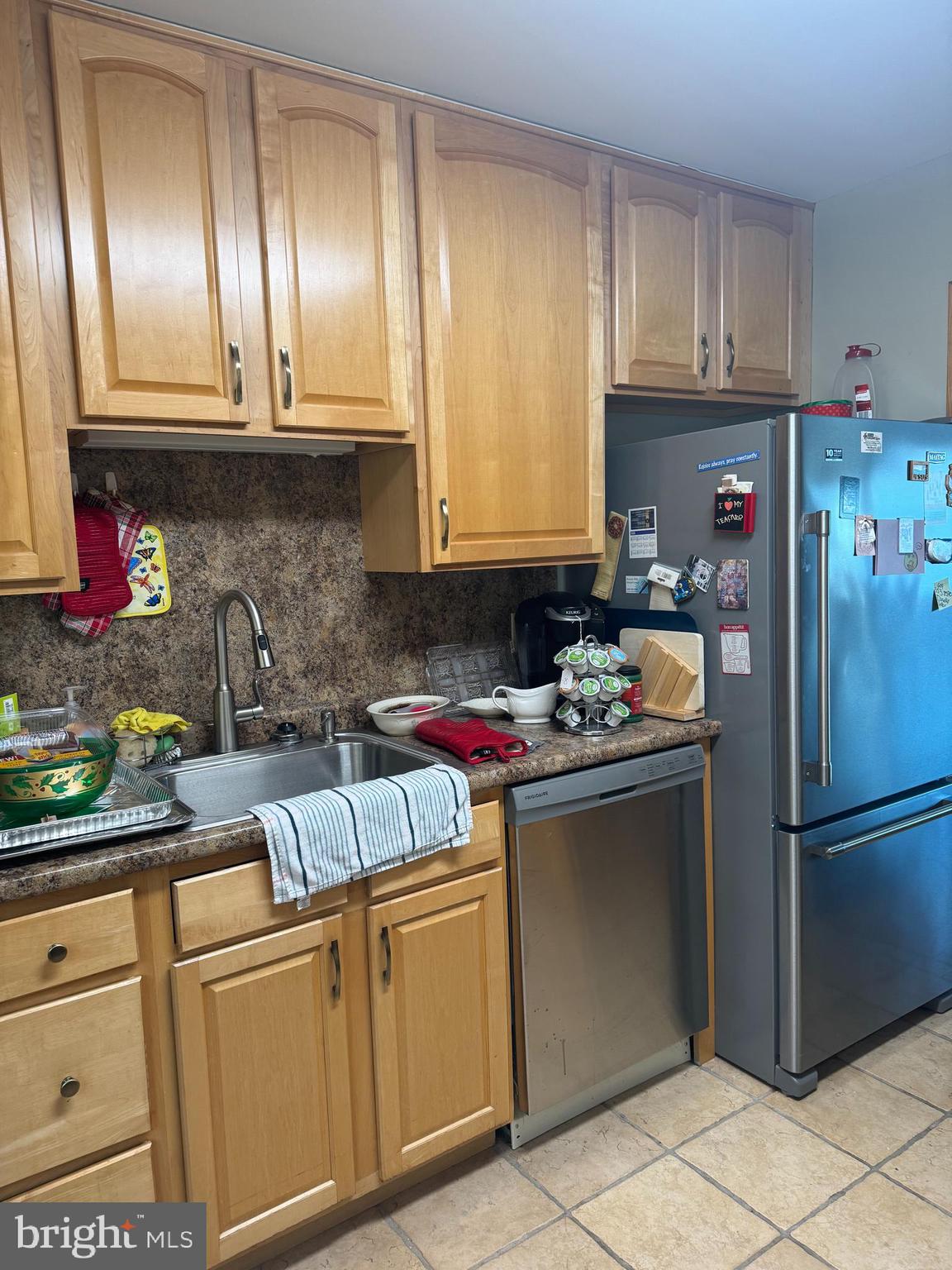 15 Estate Road Pemberton, NJ 08068 - Photo 5 of 23 a kitchen with stainless steel appliances granite countertop a refrigerator and stove