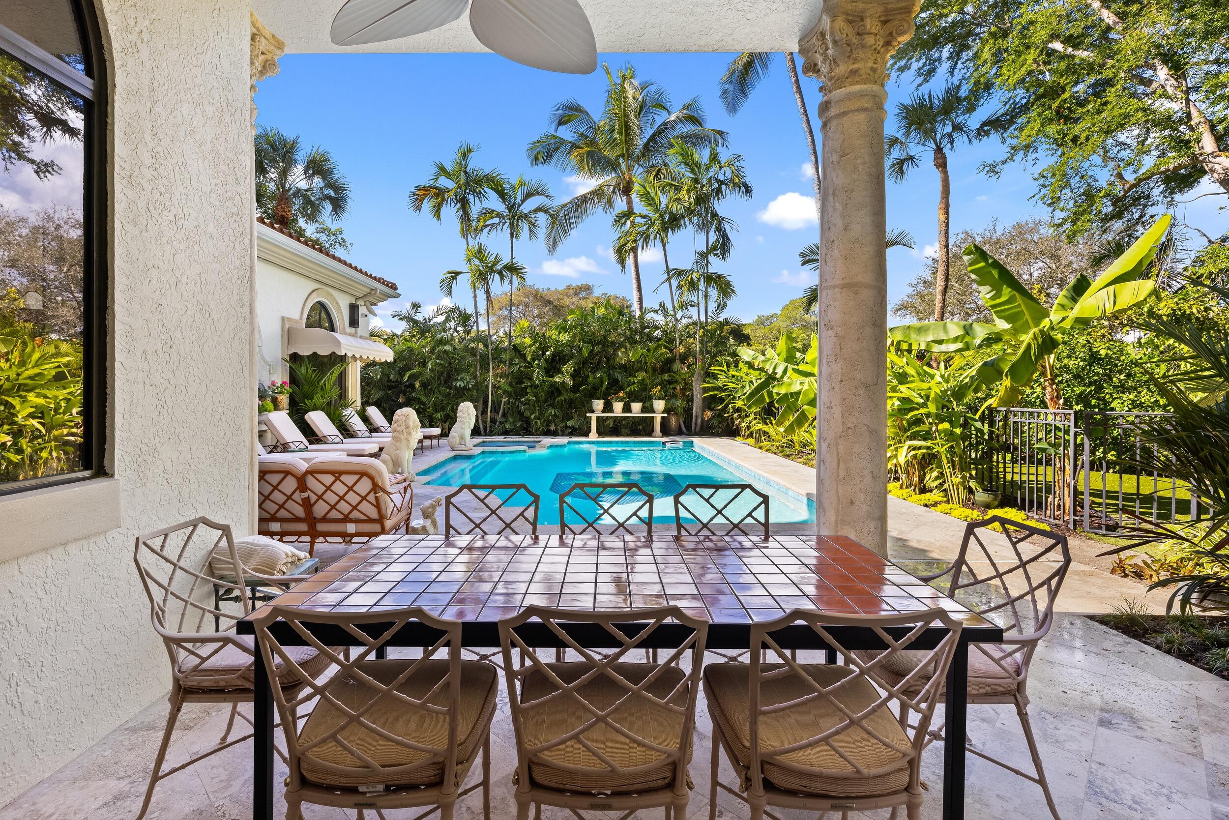 422 Addison Park Lane Boca Raton, FL 33432 - Photo 22 of 70 Outdoor dining area