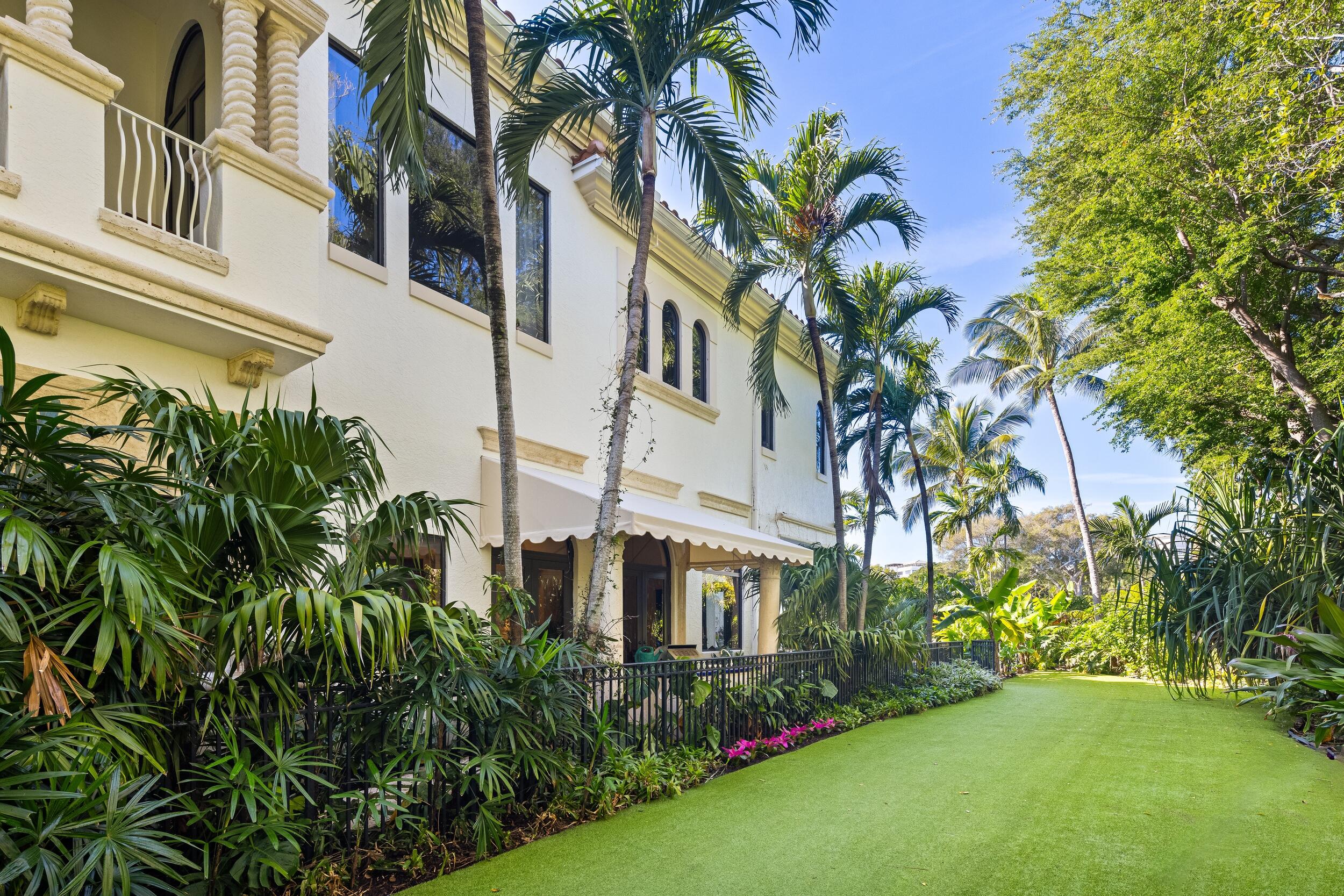 422 Addison Park Lane Boca Raton, FL 33432 - Photo 26 of 70 a view of a multi story yard with plants and large trees
