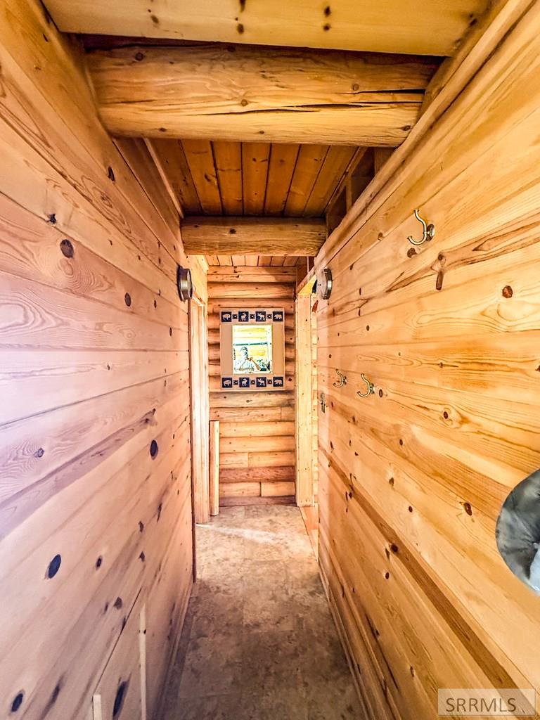 38 Rattlesnake Road Irwin, ID 83428 - Photo 21 of 27 hallway