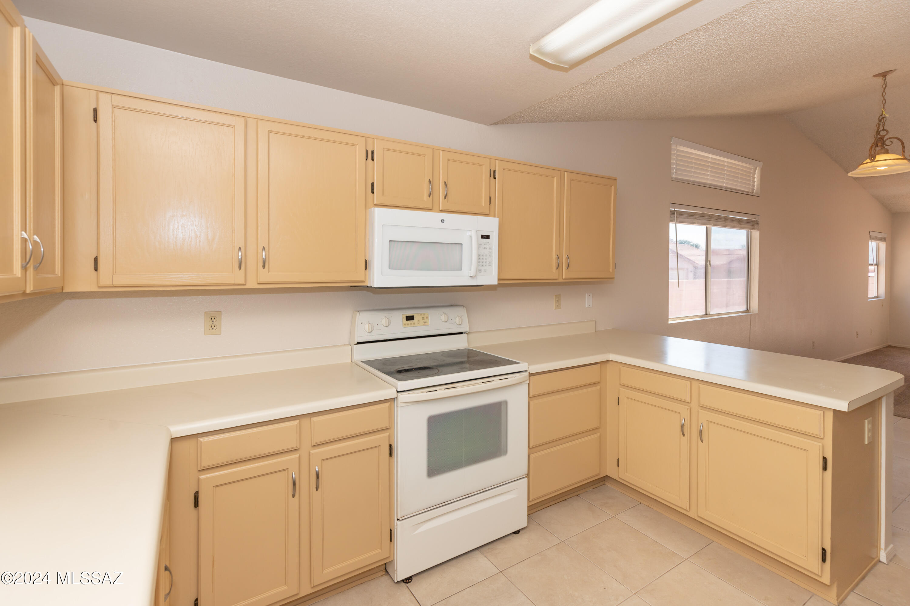 3515 West Sky Ridge Loop Tucson, AZ 85742 - Photo 7 of 25