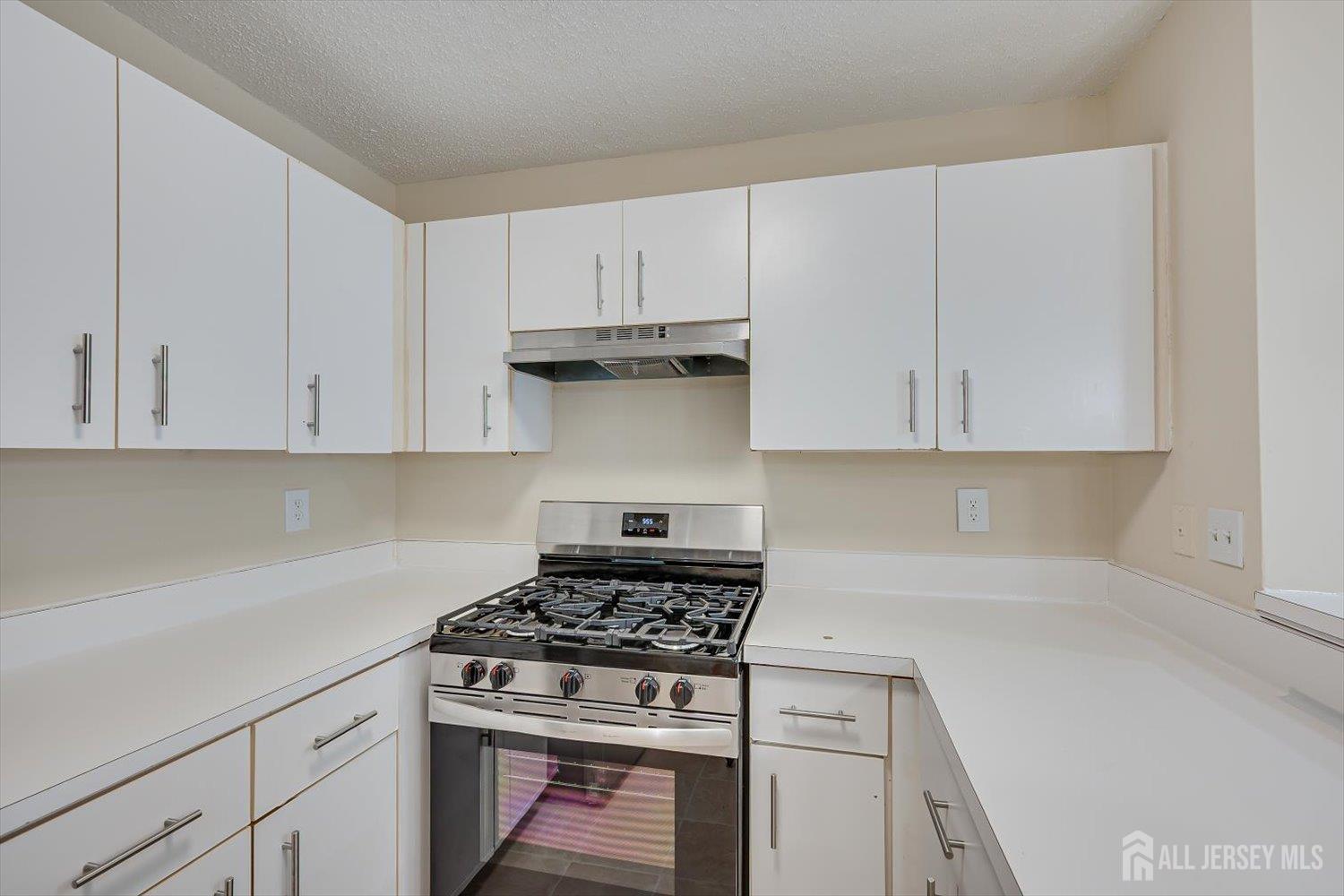 525 Edpas Road New Brunswick, NJ 08901 - Photo 16 of 39