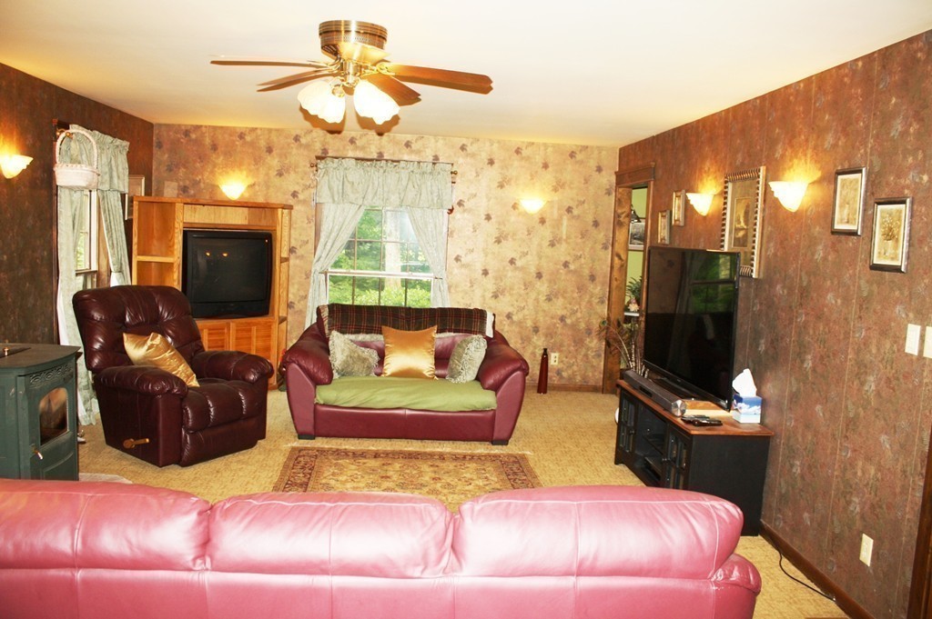 323 Federal Street Montague, MA 01351 - Photo 11 of 26 Gallery Image 11