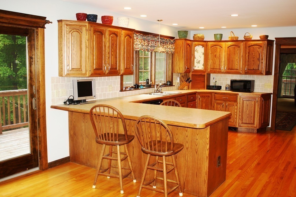 323 Federal Street Montague, MA 01351 - Photo 6 of 26 Gallery Image 6