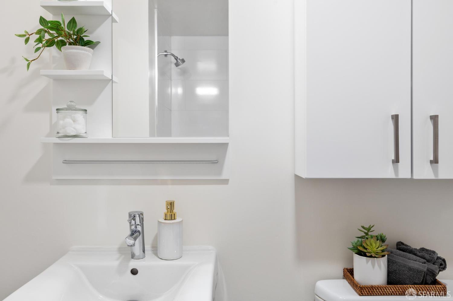 1201 Sutter Street, Unit PH605 San Francisco, CA 94109 - Photo 4 of 8