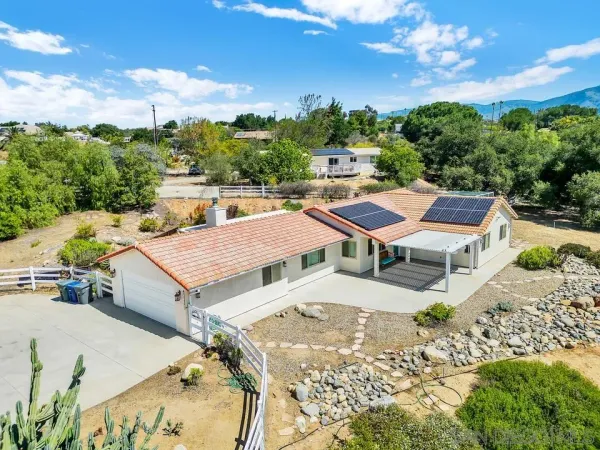 $900,000 | 15902 Camino De Oro, Valley Center, CA 92082
