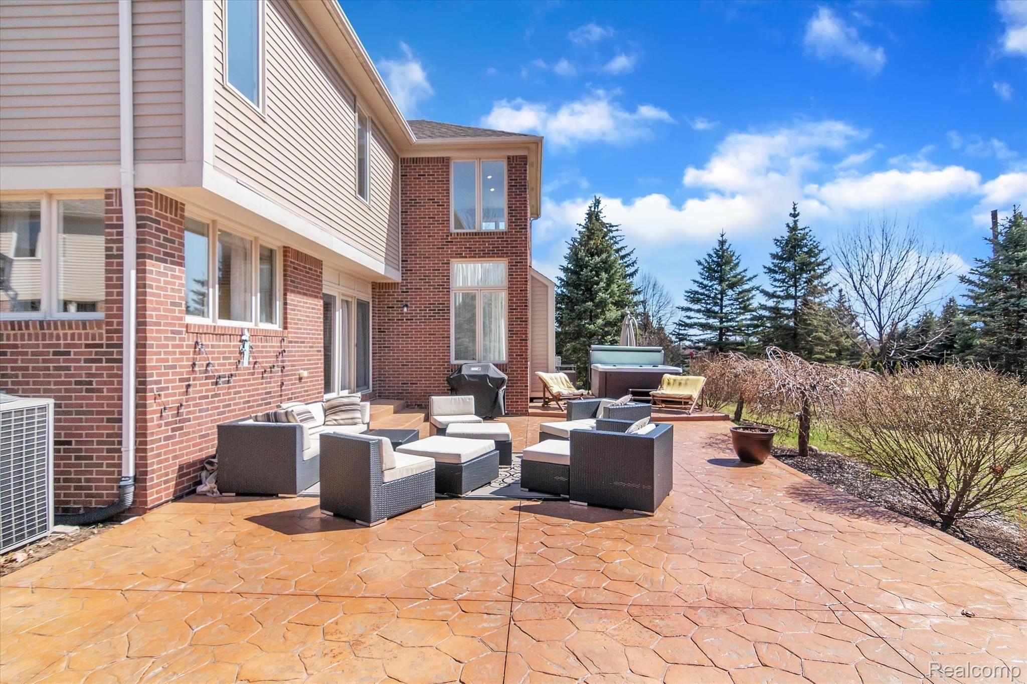 1181 Krista Court Rochester, MI 48307 - Photo 50 of 57 50-1181-Krista-Ct-WindowStill-Real-Estate-Photography-51.jpg