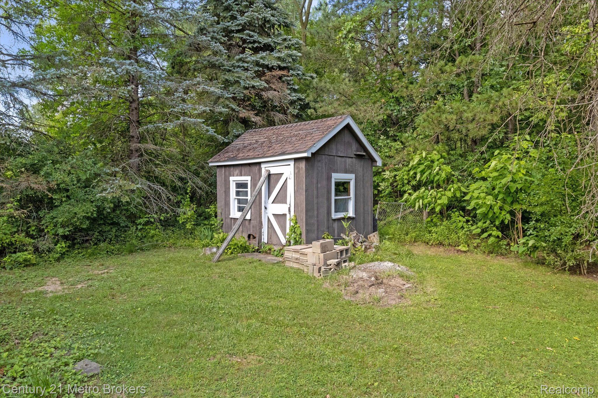 2457 South Vassar Road Davison, MI 48423 - Photo 8 of 41 Gallery Image 8