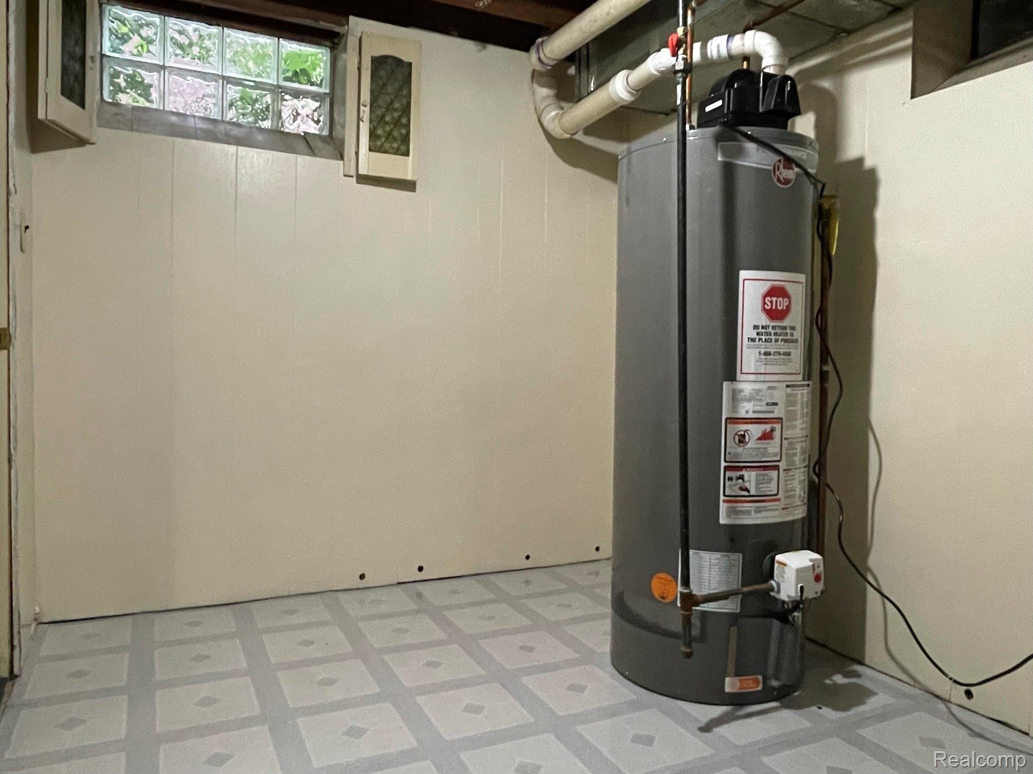 26324 Five Mile Road Redford, MI 48239 - Photo 21 of 27 IMG_2631.JPEG