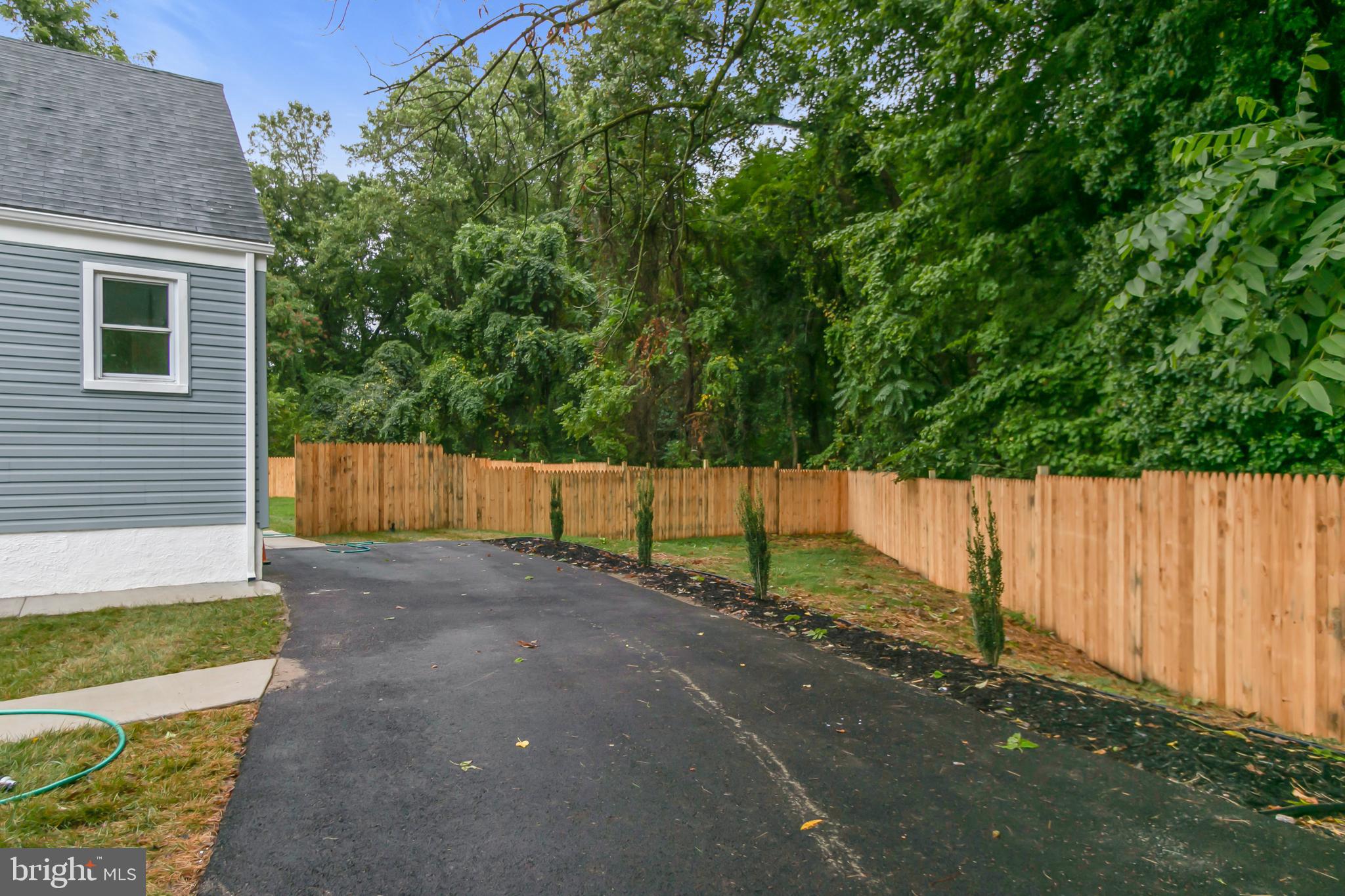 3501 Old Mill Road Baltimore, MD 21207 - Photo 9 of 46 Driveway
