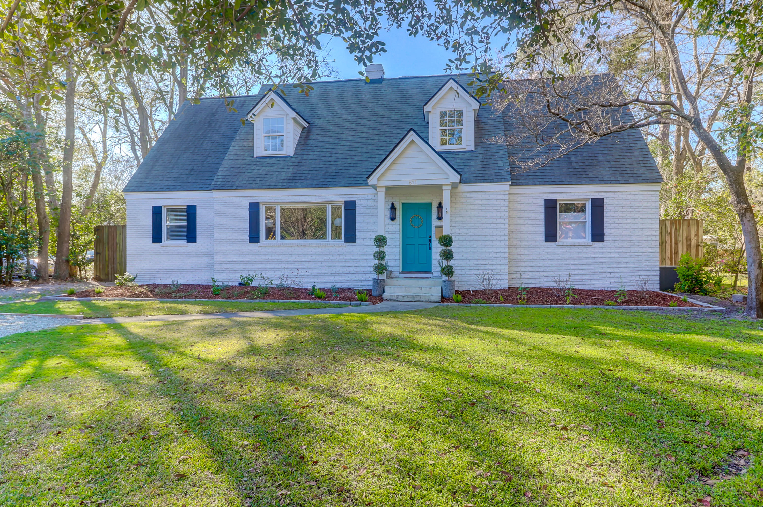 611 Parish Road
