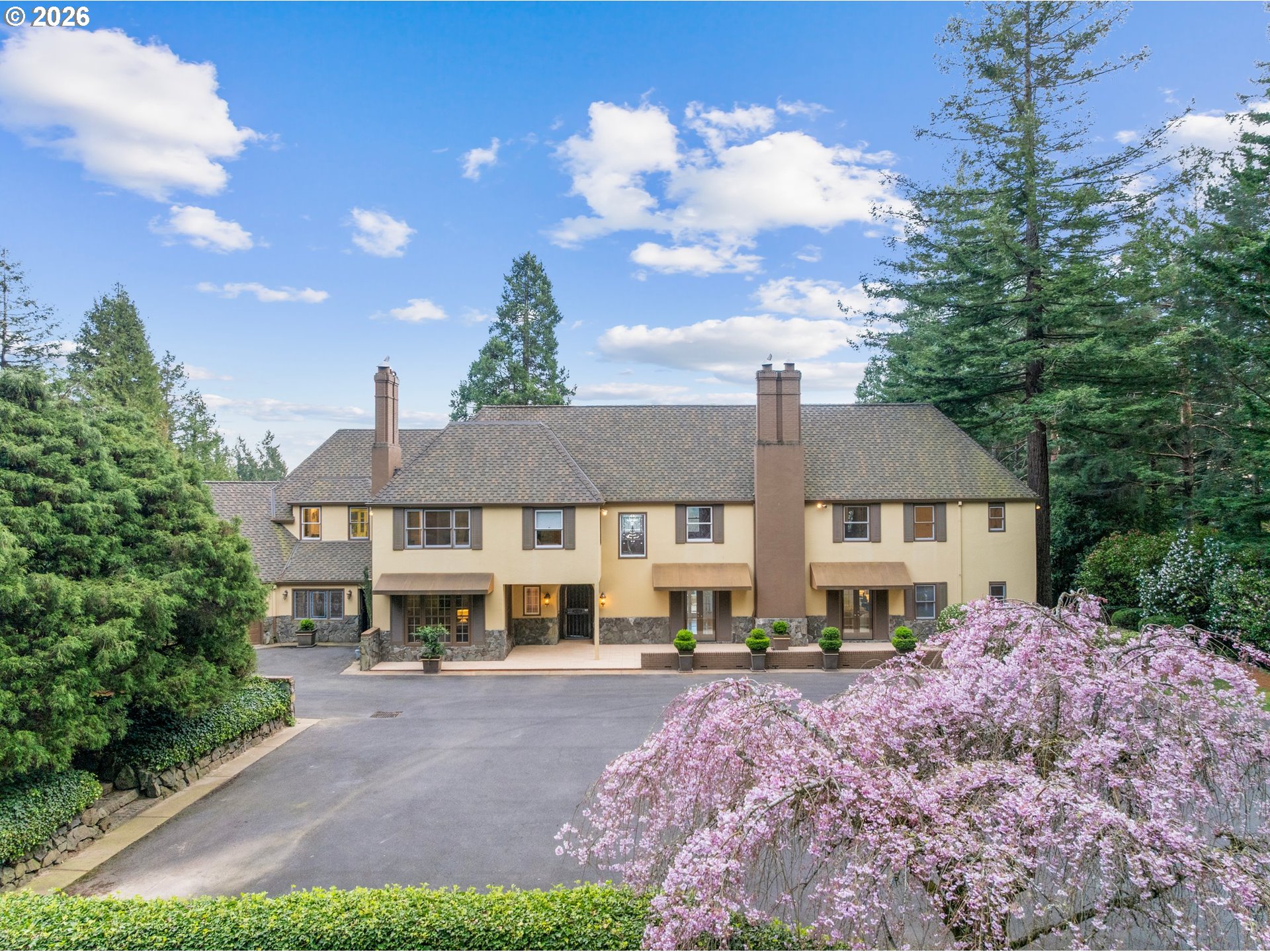 2732 Southwest Scholls Ferry Road Portland, OR 97221 - Photo 6 of 46 a front view of a house with garden