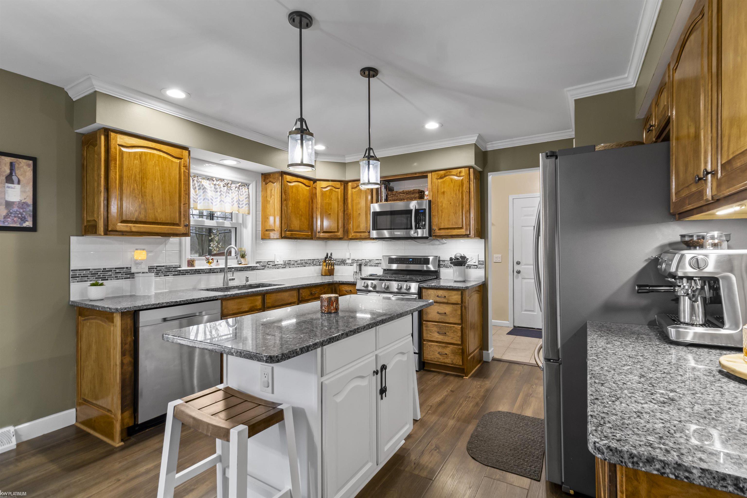 2030 Palms Road Columbus, MI 48063 - Photo 18 of 44