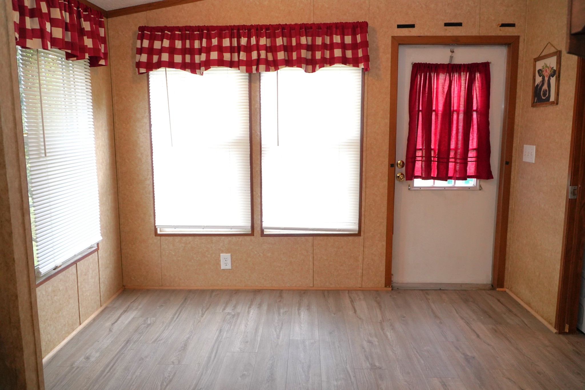 237 Red Oak Road Petersburg, TN 37144 - Photo 15 of 57 a view of front door