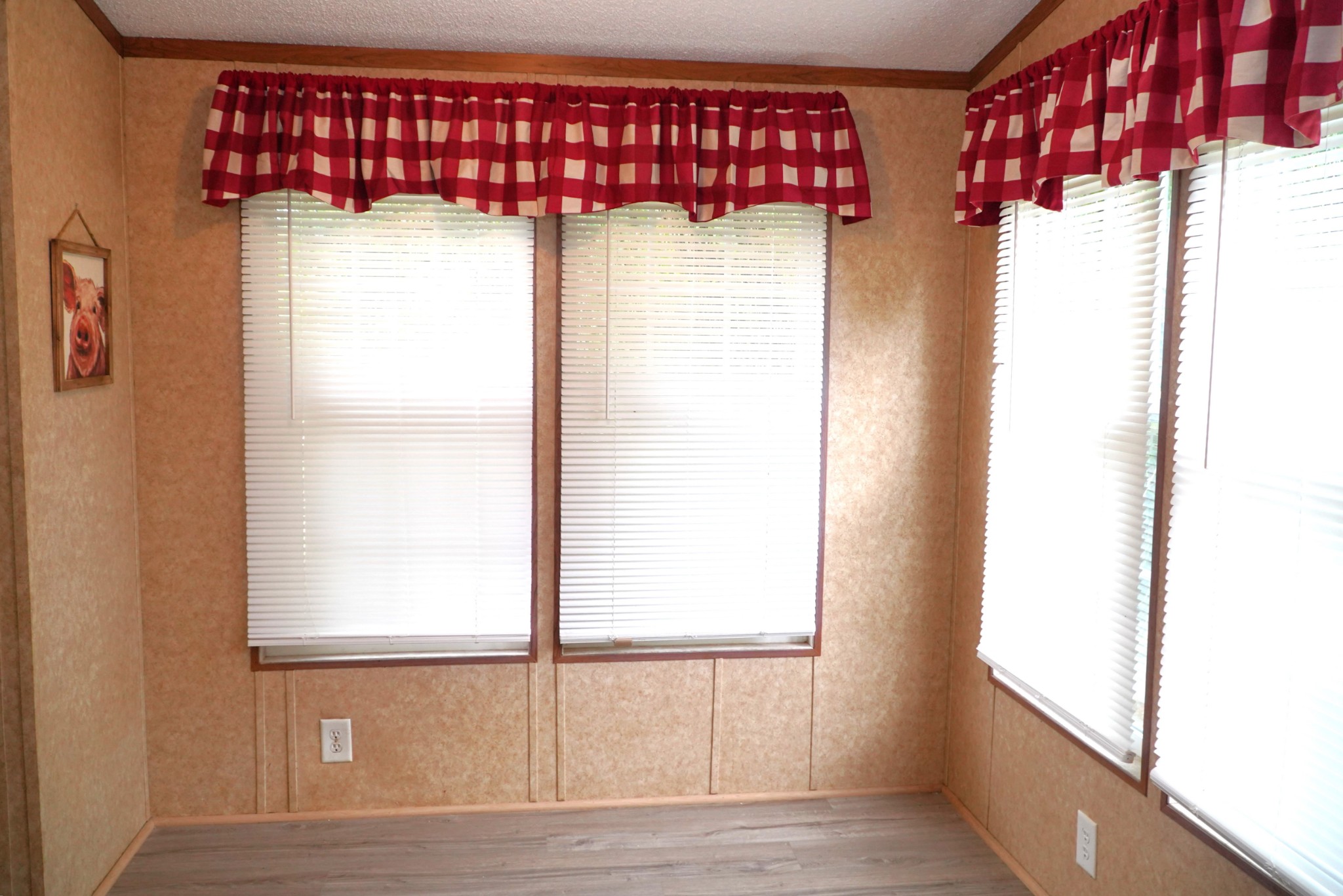 237 Red Oak Road Petersburg, TN 37144 - Photo 16 of 57 a view of a window