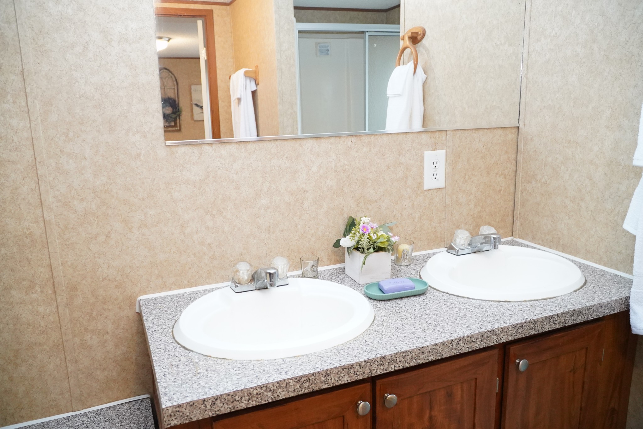237 Red Oak Road Petersburg, TN 37144 - Photo 23 of 57 a bathroom with a sink and a mirror