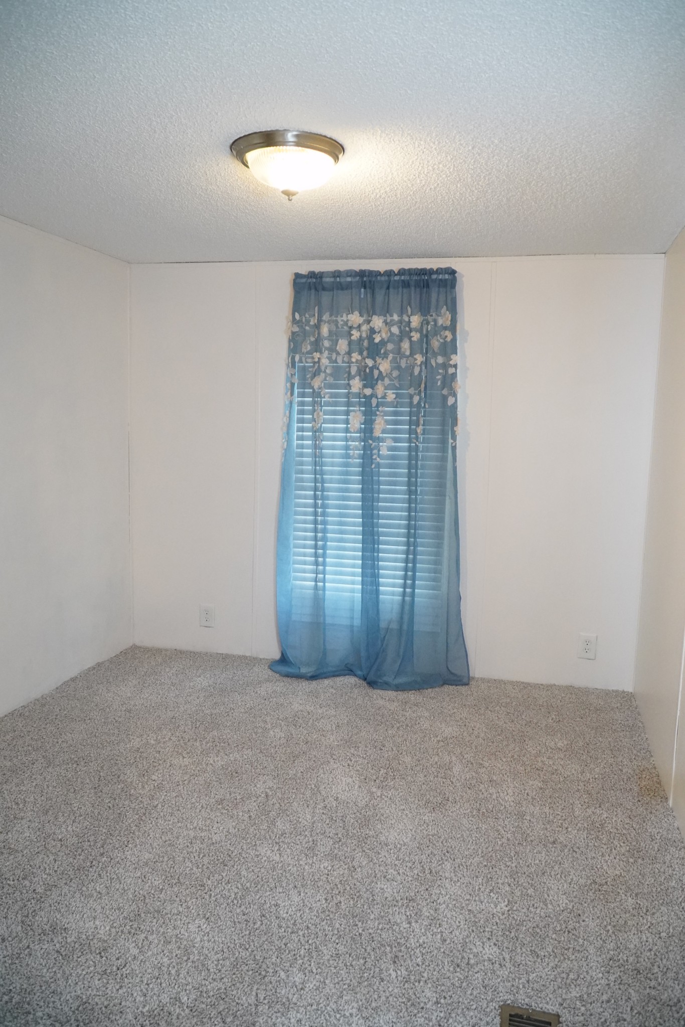 237 Red Oak Road Petersburg, TN 37144 - Photo 24 of 57 an empty room with a empty space and windows