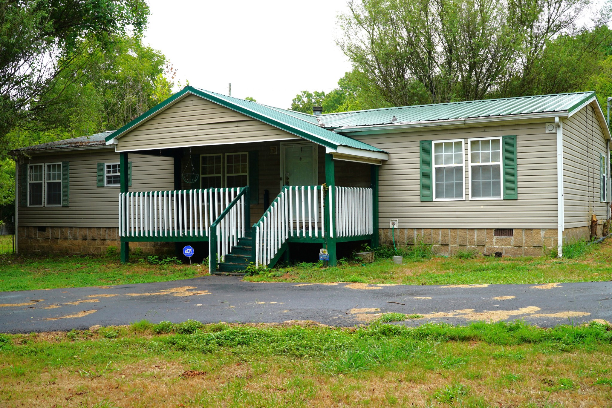 237 Red Oak Road Petersburg, TN 37144 - Photo 3 of 57 a front view of a house with a yard