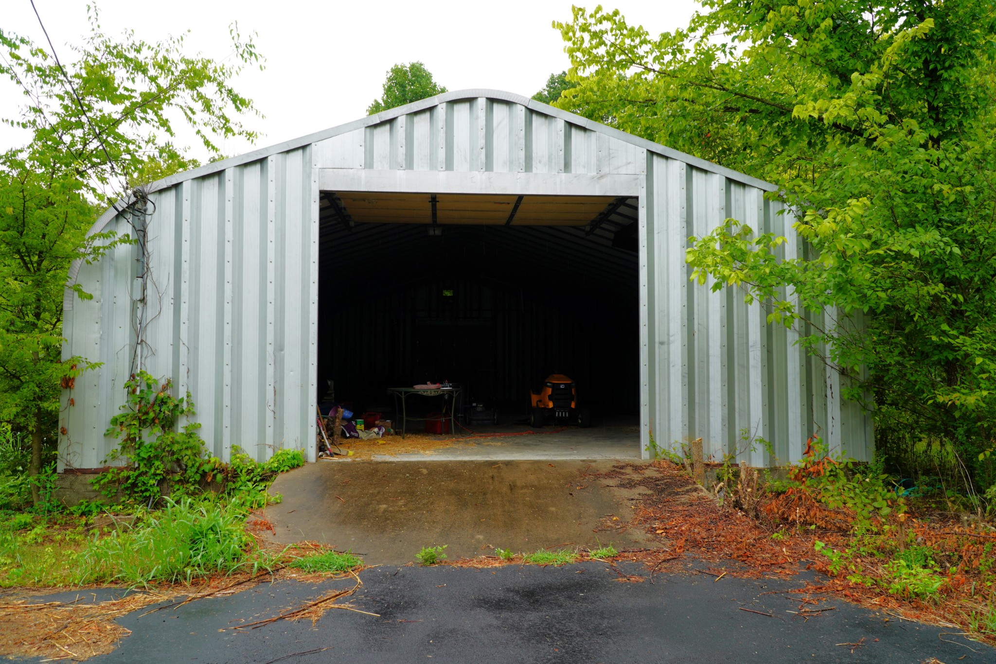 237 Red Oak Road Petersburg, TN 37144 - Photo 34 of 57 a front view of a house having yard
